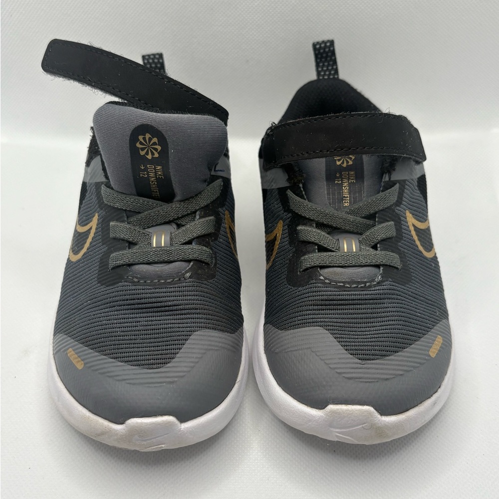 Nike Kids Black and Gold Sneakers - Picture 2 of 9
